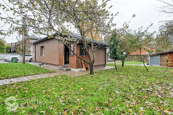 Pārdošanā lielisks divu māju īpašums, kas atrodas uz klusas privātmāju ieskautas ielas Rīga - foto 20