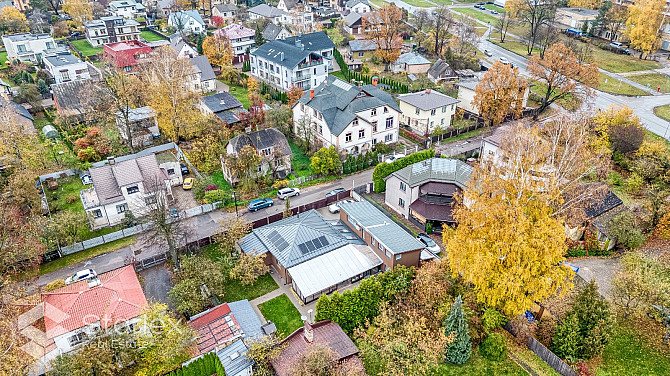 Pārdošanā lielisks divu māju īpašums, kas atrodas uz klusas privātmāju ieskautas ielas Rīga - foto 8
