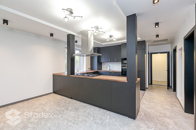 Pārdošanā lielisks divu māju īpašums, kas atrodas uz klusas privātmāju ieskautas ielas Rīga - foto 11