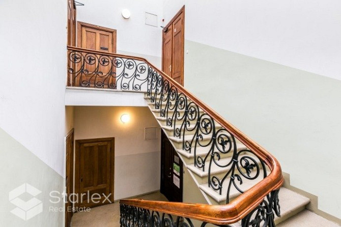 Iznomā mansarda biroju Rīgas centrā, Krišjāņa Barona ielā 5.
Fasādes ēka, 4. stāvs (ir lifts), ieeja Рига - изображение 10