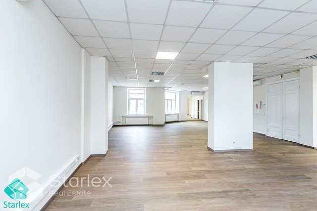 Iznomā mansarda biroju Rīgas centrā, Krišjāņa Barona ielā 5.
Fasādes ēka, 4. stāvs (ir lifts), ieeja Рига - изображение 2