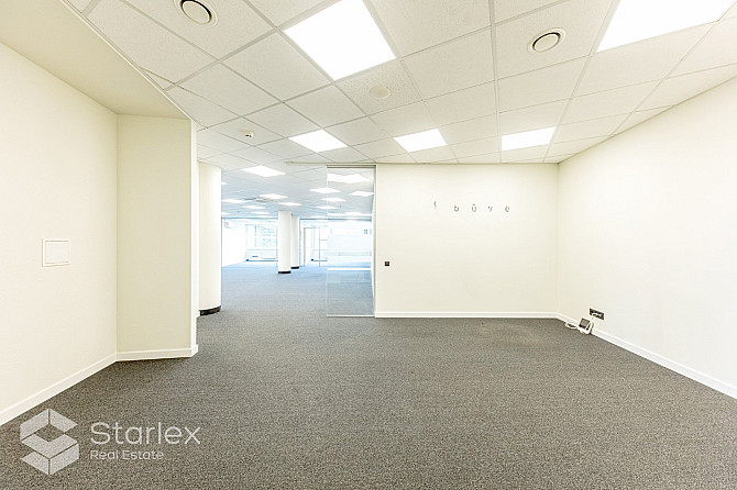 Nomai tiek piedāvāts gaišs birojs mūsdienīgā B+ klases biroju ēkā Rīgā, Gunāra Astras Rīga - foto 3