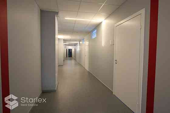 Iznomā biroja telpas centrā  Elijas ielā 17.  Birojs izvietots ēkas 6.stāvā.  Kopējā platība 361.5 m Rīga