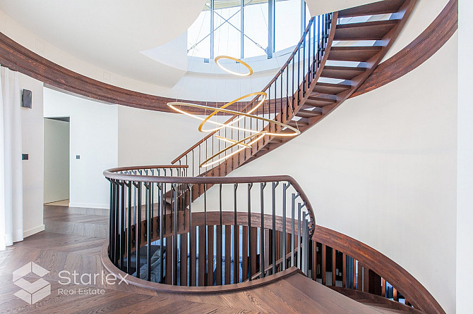 Дом с бассейном в Балтезере. Архитектор М. Гельзис.
Продается изысканный, Адажский округ - изображение 18