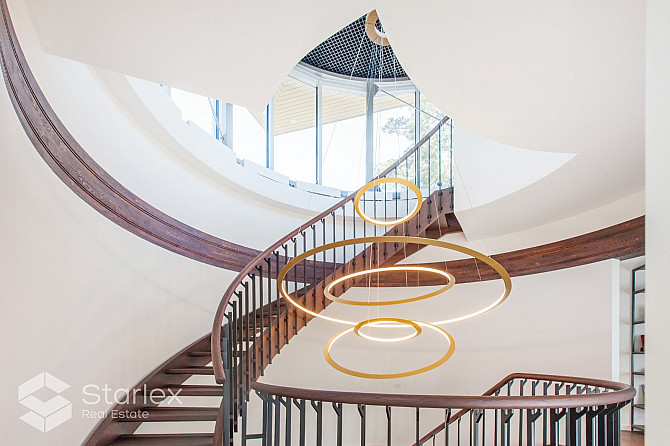 Дом с бассейном в Балтезере. Архитектор М. Гельзис.
Продается изысканный, Адажский округ - изображение 15