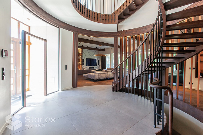 Māja ar baseinu Baltezerā. Arhitekts M.Ģelzis.
Pārdod izsmalcinātu, ekskluzīvu un ļoti Ādažu novads - foto 15