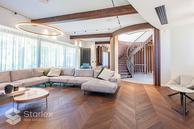 Дом с бассейном в Балтезере. Архитектор М. Гельзис.
Продается изысканный, Адажский округ - изображение 10