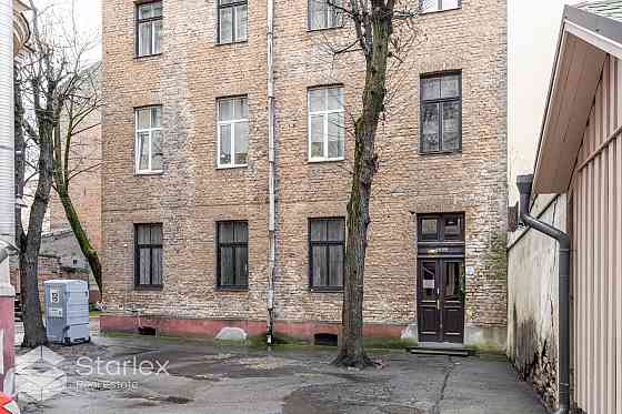 Тихий центр, ул. Я. Алунана 6, 2-комнатная квартира - гостиная, совмещенная с кухней, Рига