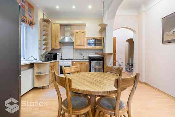 Тихий центр, ул. Я. Алунана 6, 2-комнатная квартира - гостиная, совмещенная с кухней, Rīga