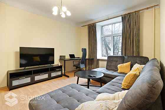 Тихий центр, ул. Я. Алунана 6, 2-комнатная квартира - гостиная, совмещенная с кухней, Rīga