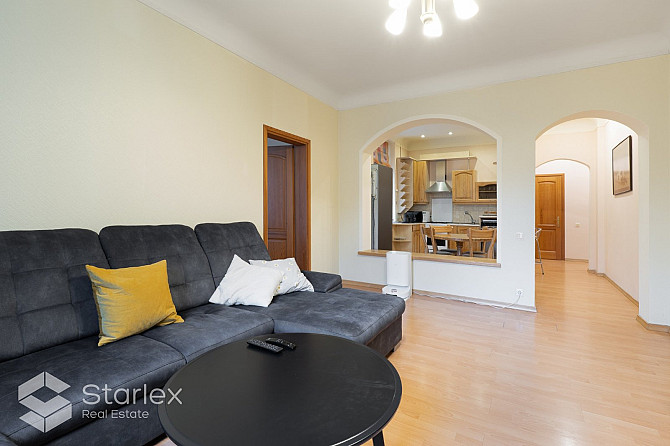 Klusais centrs, J. Alunāna iela 6, 2 istabu dzīvoklis - dzīvojamā istaba, kas ir apvienota ar Rīga - foto 4