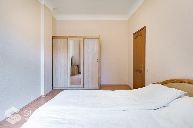 Klusais centrs, J. Alunāna iela 6, 2 istabu dzīvoklis - dzīvojamā istaba, kas ir apvienota ar Rīga - foto 11