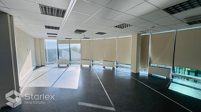 Biroja telpas ar panorāmas skatu uz Rīgu. Augstais stāvs.Augstas klases biroju ēka. Ēkā ir Rīga - foto 5