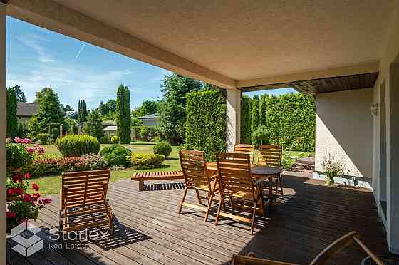 Просторный и впечатляющий частный дом в Биерини. Великолепный двухэтажный дом и Рига