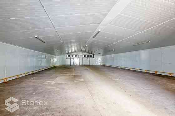 Морозильная камера (температурный режим от -20 до +6 градусов). Расположен недалеко Rīga