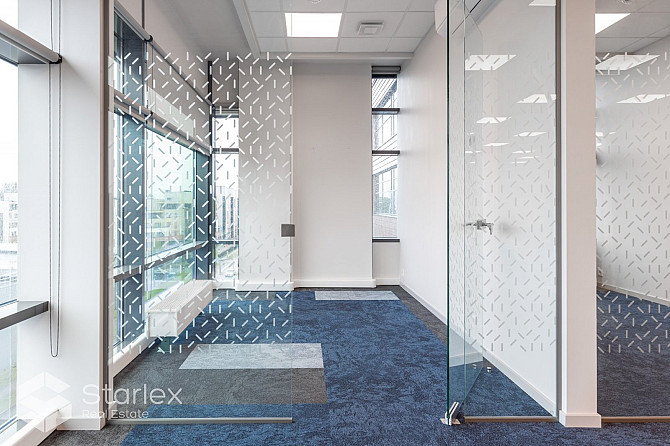 Birojs ar terasi. Moderns biznesa komplekss, kas atrodas Pārdaugavā, Vienības gatvē 109 - Rīga - foto 5