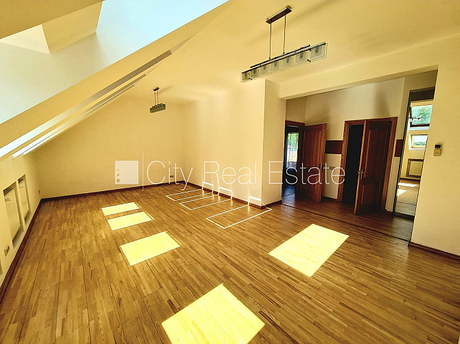 Домовладение, реставрированный дом, благоустроенный озеленённый двор, закрытая Рига - изображение 14