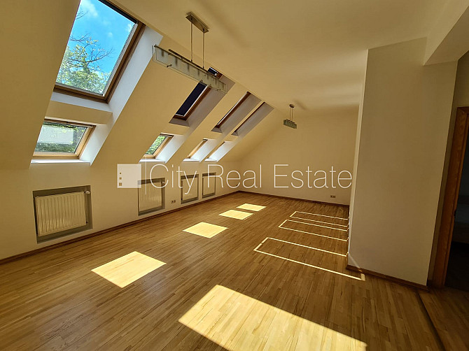 Домовладение, реставрированный дом, благоустроенный озеленённый двор, закрытая Рига - изображение 13