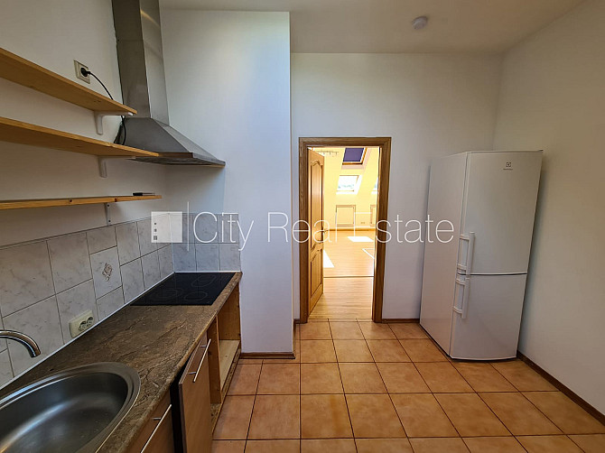 Фасадный дом, реновированный дом, вход с улицы, лифт, лестничная клетка после Рига - изображение 14