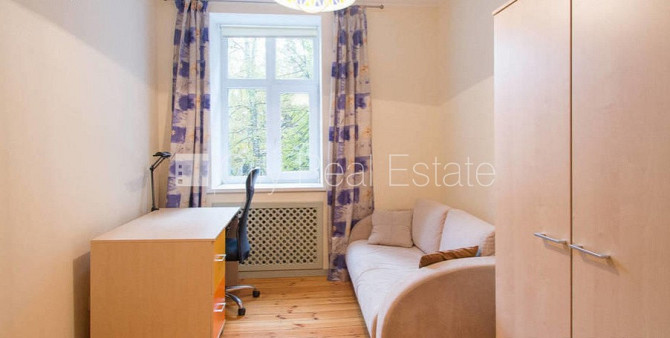 Фасадный дом, кирпичные стены, вход с улицы, лифт, лестничная клетка после Рига - изображение 9