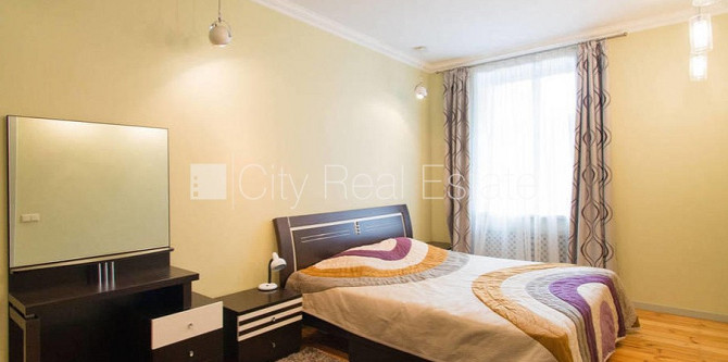 Фасадный дом, кирпичные стены, вход с улицы, лифт, лестничная клетка после Рига - изображение 6