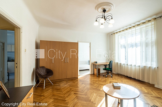 Фасадный дом, реновированный дом, вход с улицы, лестничная клетка после Рига - изображение 15