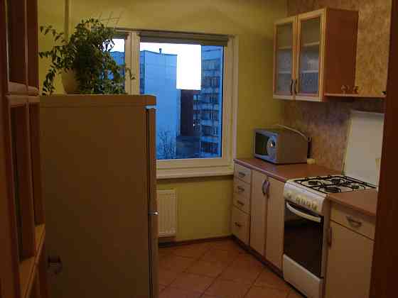 Pārdošanā dzīvoklis ar remontu – gaišs, tīrs un silts. Logi vērsti uz dienvidrietumiem. Mēbeles... Rīga