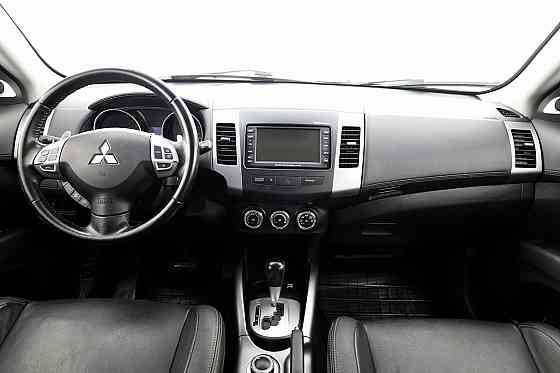 Mitsubishi Outlander Luxury Facelift ATM 2.4 125kW Таллин