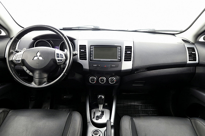 Mitsubishi Outlander Luxury Facelift ATM 2.4 125kW Таллин - изображение 5