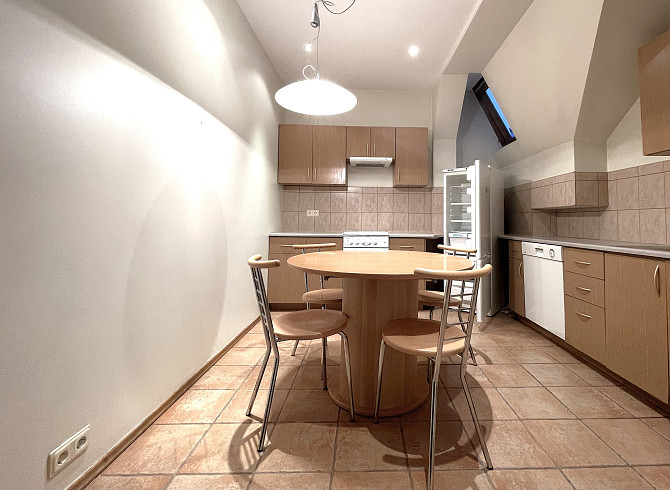 Pārdošanā dzīvoklis ar panorāmas skatu no ēkas augšējā stāva, nodrošinot saikni ar pilsētas... Рига - изображение 4