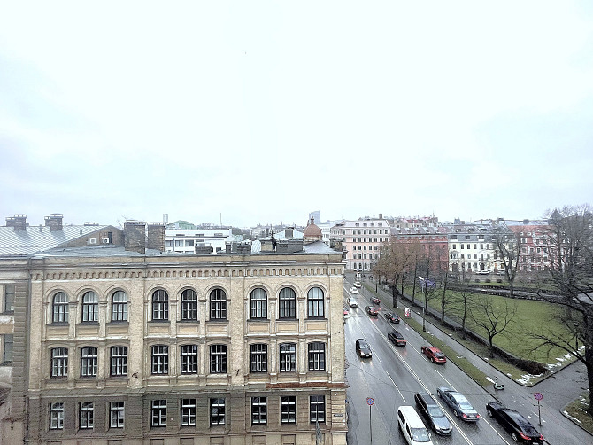 Pārdošanā dzīvoklis ar panorāmas skatu no ēkas augšējā stāva, nodrošinot saikni ar pilsētas... Рига - изображение 13
