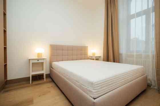 Stilīgs un moderns dzīvoklis Rīgas centrā.  Piedāvājumā ir elegants, dzīvoklis ar unikālu dizainu, k Рига