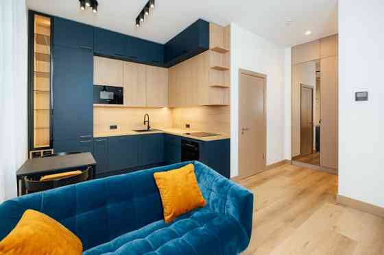 Stilīgs un moderns dzīvoklis Rīgas centrā.  Piedāvājumā ir elegants, dzīvoklis ar unikālu dizainu, k Рига