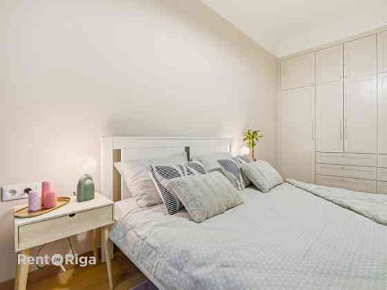 Сдаётся 2комнатная квартира с 2 парковочными местами!   Окна выходят на зелёный и Рига