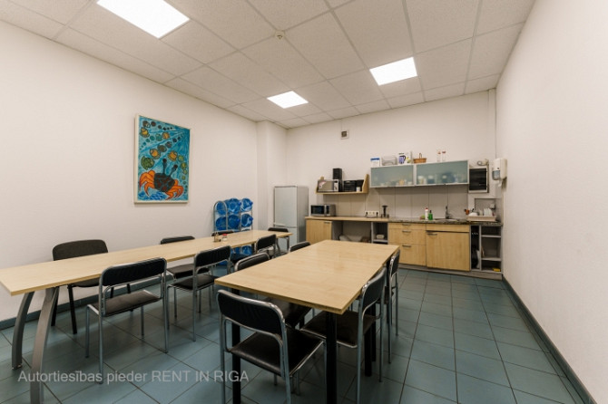 Veikala vai biroja telpas tuvējā Pārdaugavā.  + renovēta ēka;  + viena liela telpa;  + 2 Rīga - foto 7