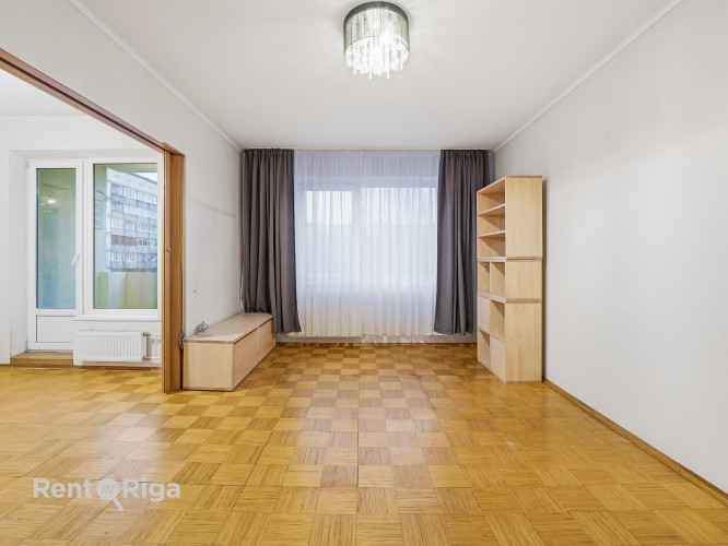 Pārdod 2 istabu dzīvokli Zolitūdē.  Ieejot dzīvoklī, paveras plaša ieejas halle, no kuras pieejama v Рига - изображение 6