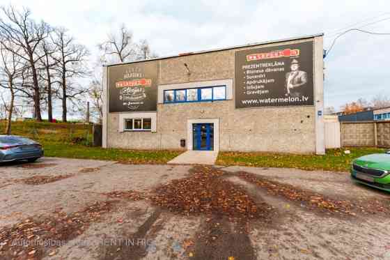 Veikala vai biroja telpas tuvējā Pārdaugavā.  + renovēta ēka;  + viena liela telpa;  + 2 ieejas biro Rīga