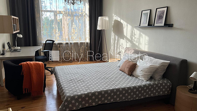 Fasādes māja, renovēta māja, ieeja no ielas, kāpņu telpa pēc kosmētiskā remonta, logi Rīga - foto 11