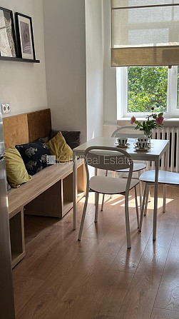 Fasādes māja, renovēta māja, ieeja no ielas, kāpņu telpa pēc kosmētiskā remonta, logi Rīga - foto 19