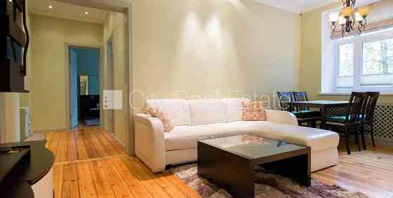 Возможность аренды парковки, окна выходят во двор, количество спален 2 шт., Rīga