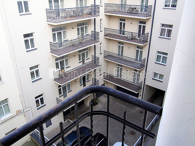 Fasādes māja, renovēta māja, slēgts pagalms, ieeja no ielas, ir lifts, kāpņu telpa pēc Rīga - foto 14