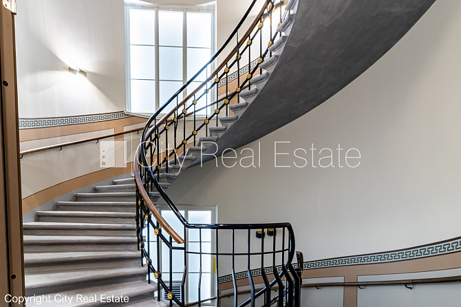 Фасадный дом, реновированный дом, закрытый двор, вход с улицы и со двора, лифт, Рига - изображение 16