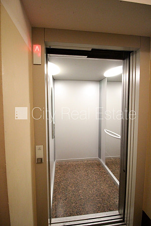 Pagalma ēka, renovēta māja, labiekārtots apzaļumots pagalms, slēgts pagalms, ieeja no Rīga - foto 20