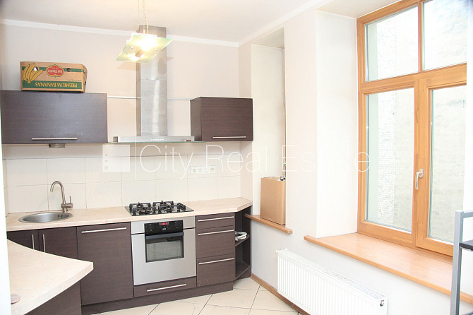 Pagalma ēka, renovēta māja, labiekārtots apzaļumots pagalms, slēgts pagalms, ieeja no Rīga - foto 9