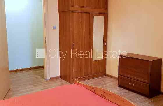 Дом во дворе, реновированный дом, закрытый двор, объект охраняет физическая Rīga