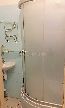 Pagalma māja, renovēta māja, slēgts pagalms, objektu apsargā fiziskā apsardze, ir lifts, Rīga - foto 16