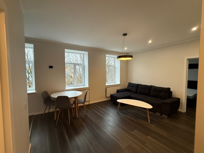 Izīrē 2 istabu dzīvokli Rīgas centrā!  Svaigi izremontēts dzīvoklis ar iespēju auto novietošanu ēkas Рига - изображение 2