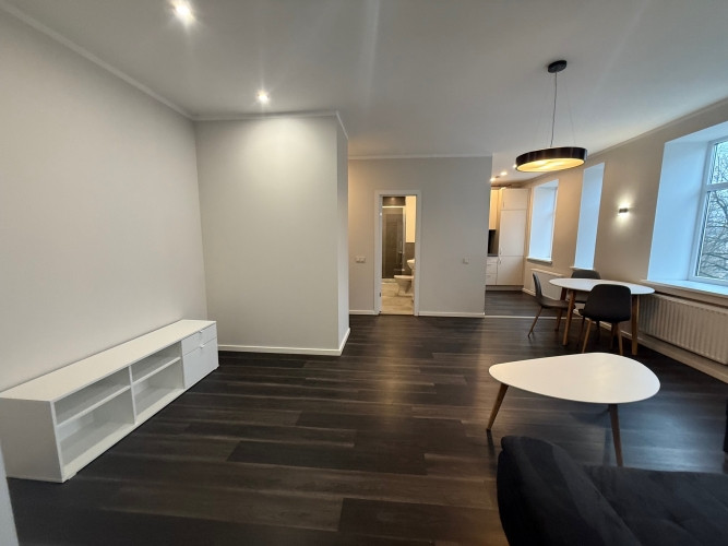 Izīrē 2 istabu dzīvokli Rīgas centrā!  Svaigi izremontēts dzīvoklis ar iespēju auto novietošanu ēkas Рига - изображение 9