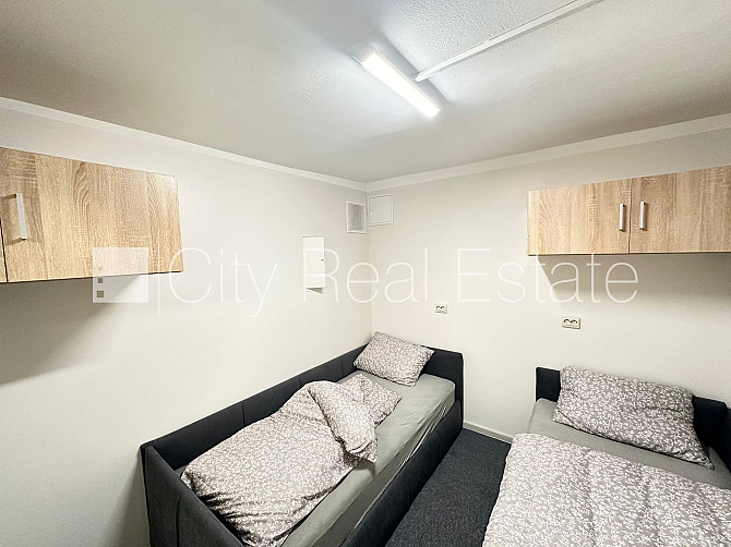 Fasādes māja, labiekārtots apzaļumots pagalms, slēgts pagalms, vieta vairākām Rīga - foto 4