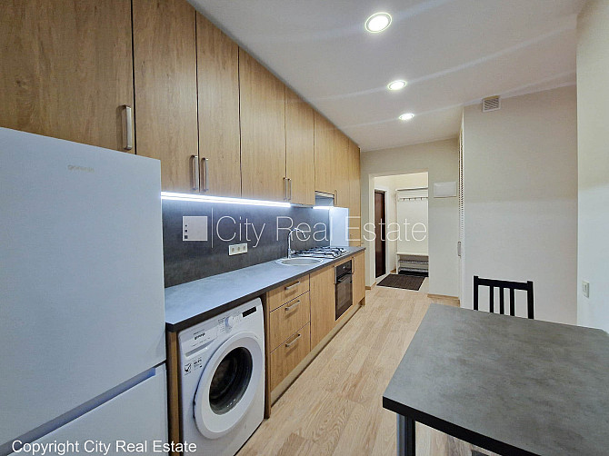 Реновированный дом, лифт, лестничная клетка после капитального ремонта, окна Рига - изображение 18